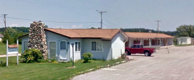 Red Barn Motel - Street View (newer photo)